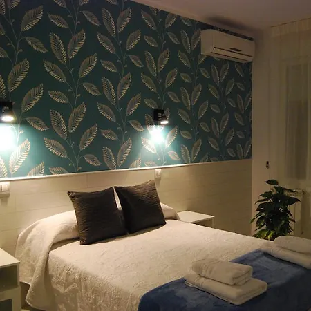 Hostal Petite Maman-3